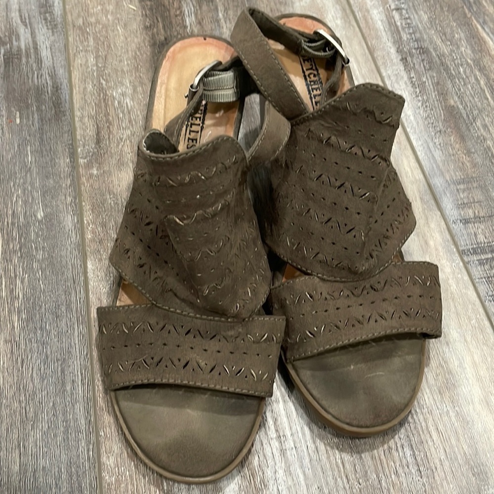 Seychelles Women's Green Brown Bora Faux Suede Chunky Block Heels Sling Back